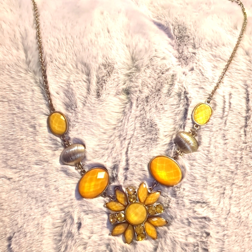 Tassel necklace and earrings set gold tone